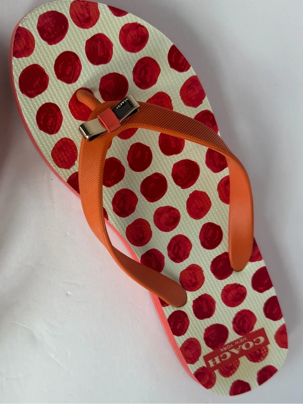 COACH Amel Coral Orange Polka Dot Flip Flops Sandals Gold Bow Women’s 7–8